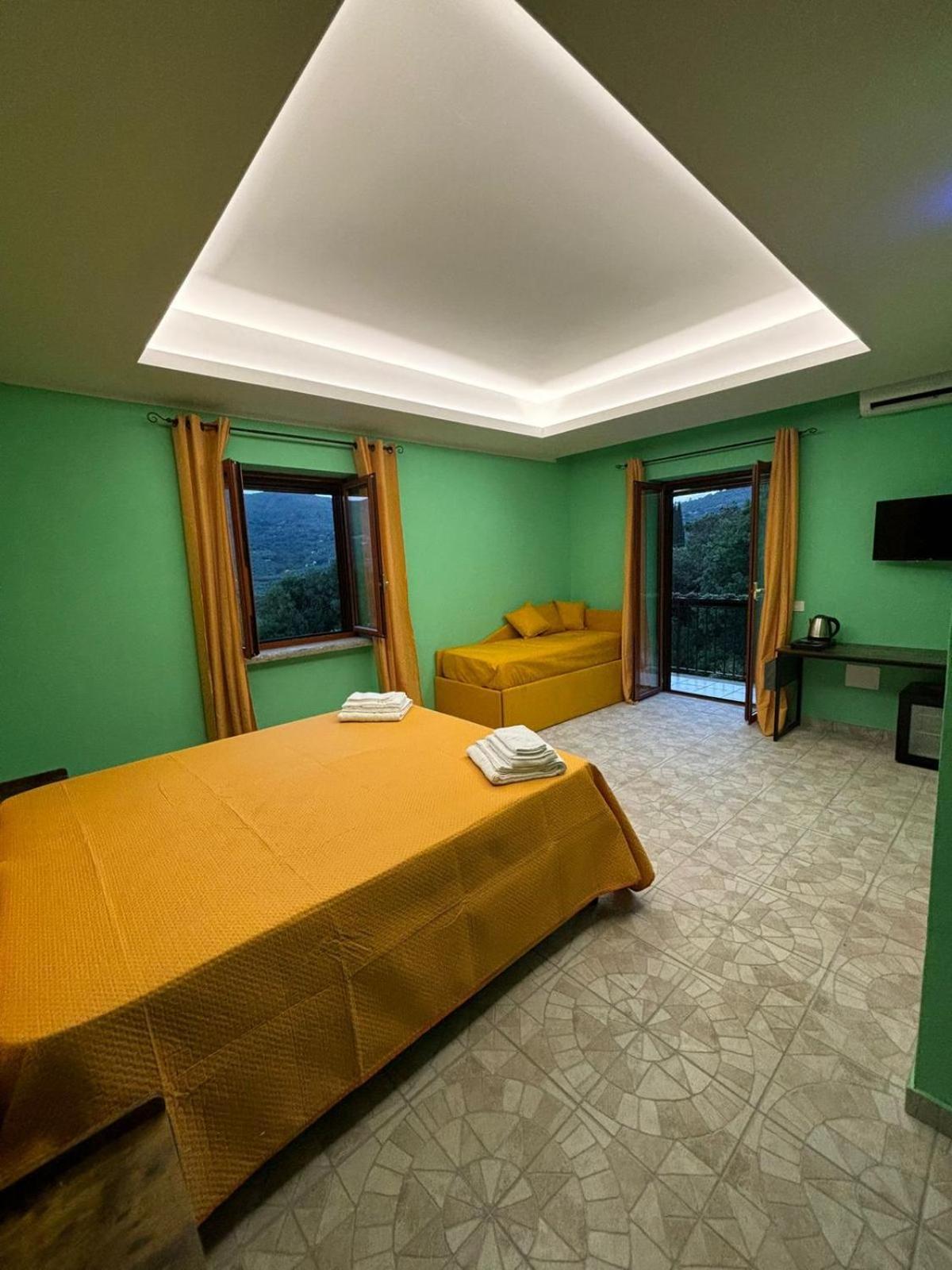 Domus Arco Romano Guest House 伊特里 外观 照片
