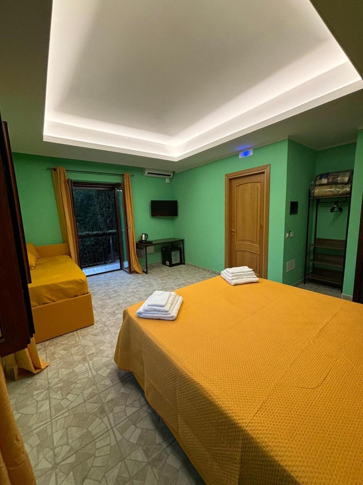 Domus Arco Romano Guest House 伊特里 外观 照片